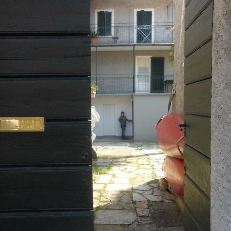 Апартаменти Il Vecchio Cortile Манделло-дель-Ларіо Екстер'єр фото